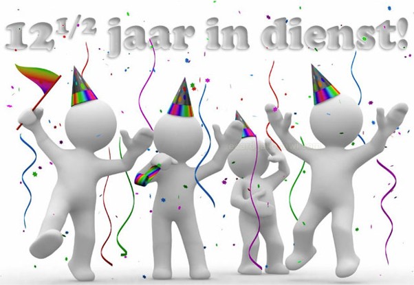  Vier collega’s vieren hun 12,5-jarig jubileum